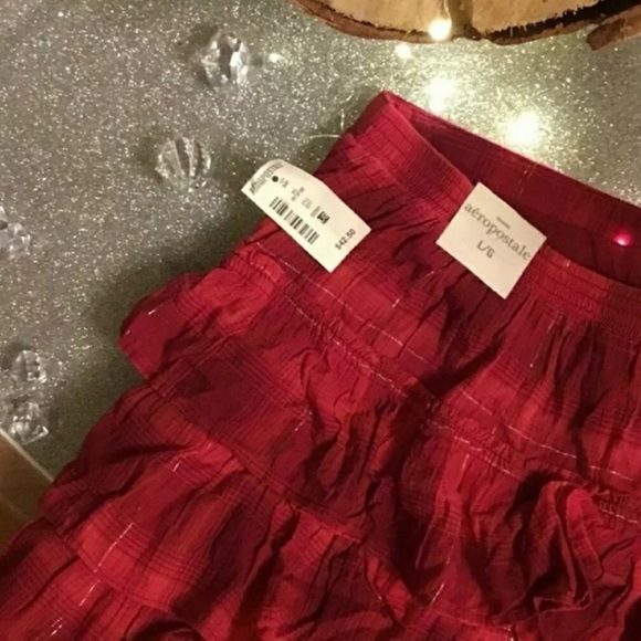 Nwt Aeropostale ruffled color berry with silver threading on skater mini skirt - Picture 4 of 4